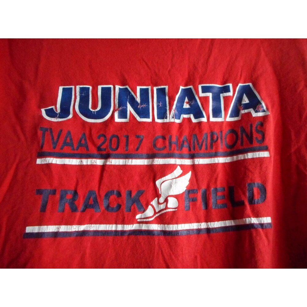 Red Gildan Graphic T Shirt Sz M Juniata Track Field 2017 Champions Cotton - Picture 2 of 5